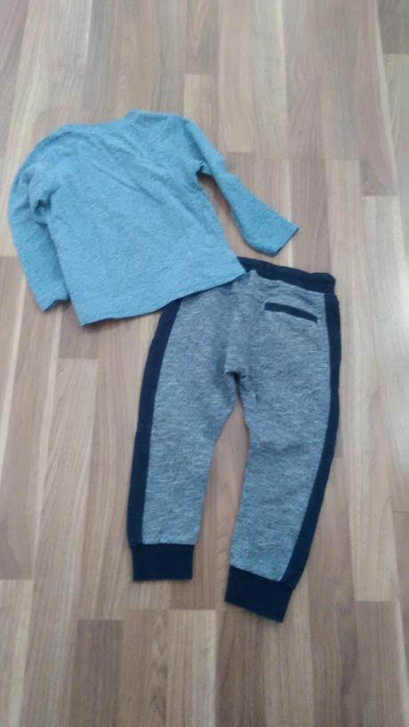 Tepláčiky +tričko 3-4 roky, 98