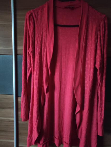 Červený kardigan, m