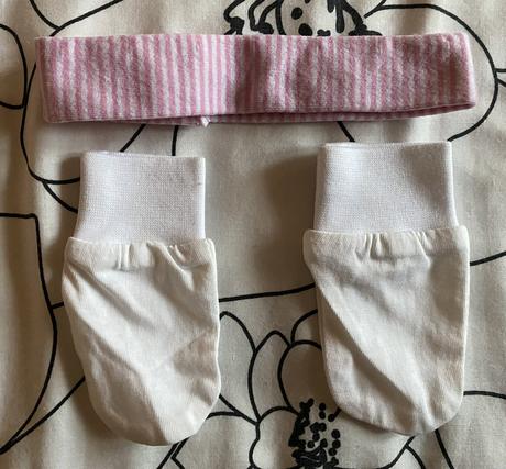 Čiapky 2ks + rukavičky + čelenka - 4ks, 56