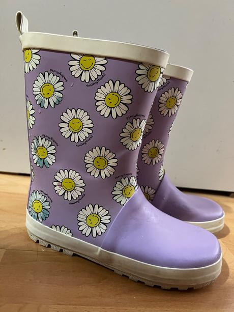 Dievcenske gumaky 33, reserved,33