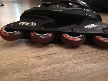 Kolieskové korčule 42 + chrániče, 42