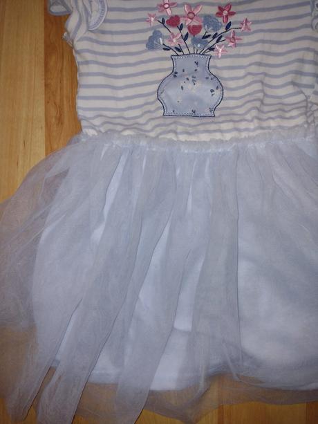 Krásne modrucke šaty super stav, 110