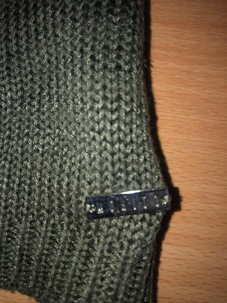 Pulover s odhalenymi ramenami, mohito,s