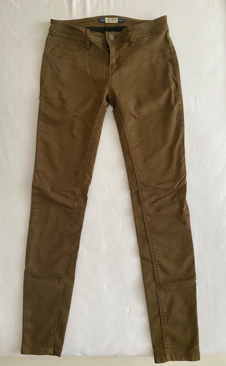 Khaki nohavice, pull&bear,34