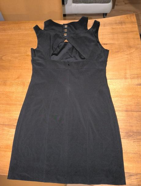 Elegantné šaty, 38