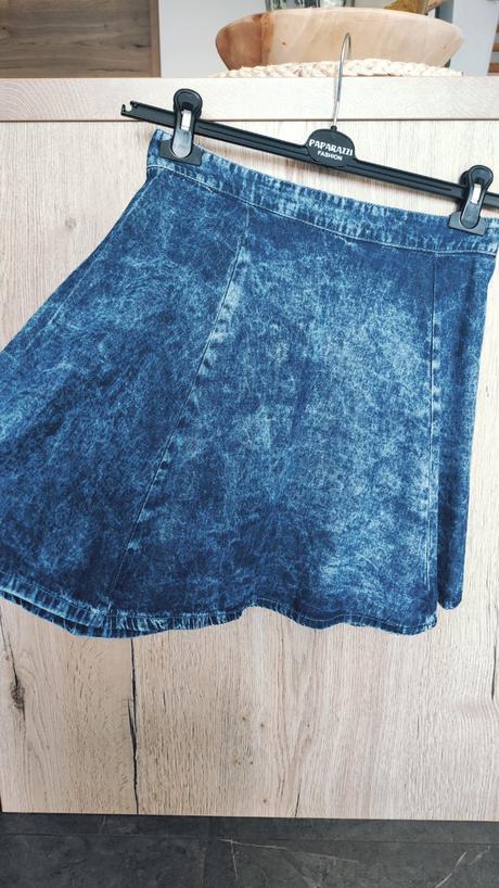 Áčkova sukňa, stradivarius,m