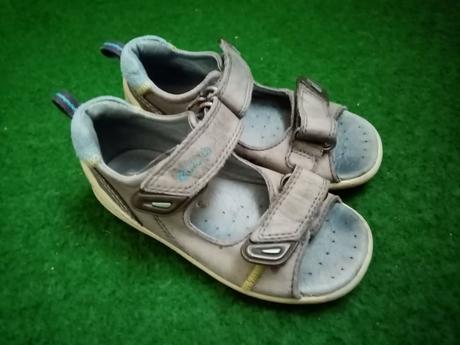 Sandalky na suchý zips, 23