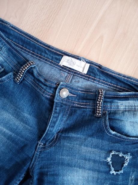 Elasticke riflové šortky s kamienkami, l