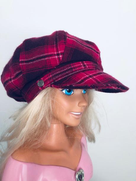 Károvaná baretka, crashone