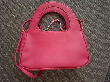 Kabelka v top stave,