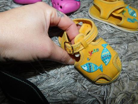 Sandalky +crosky, chicco,19