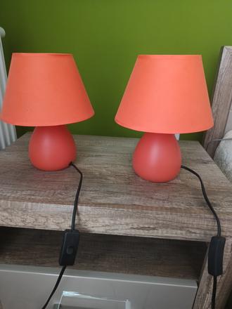 Nocne lampy oranzove,