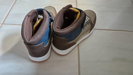 Botasky, reserved,38