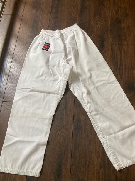 Nohavice na karate, 140