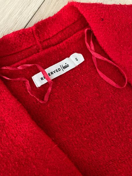 Červeny kardigan, reserved,s