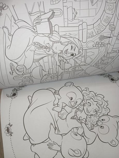 Omáľovanka vymaľovanka disney nálepky,