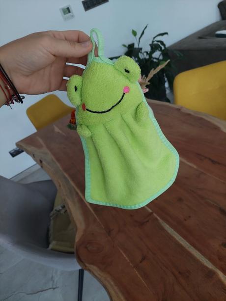Uteráčik žabka, 