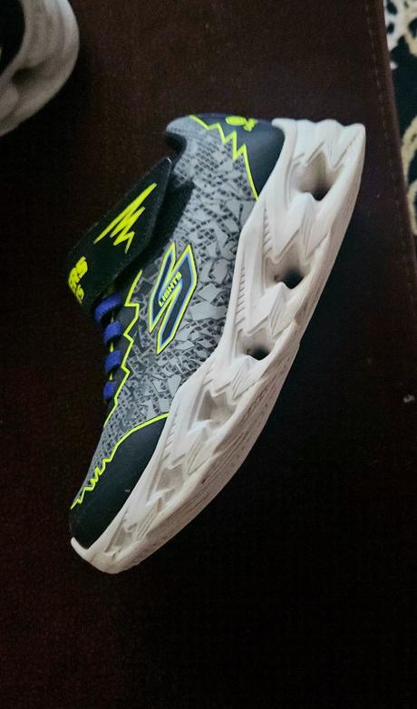 Predam tenisky, skechers,28