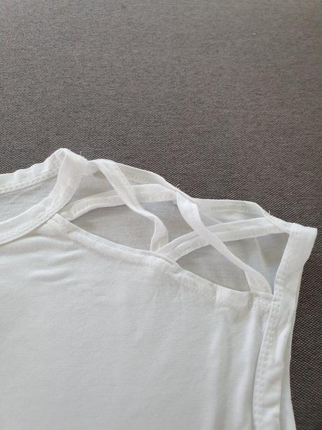 Zaujímavé tielko, next,s