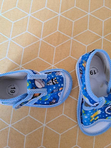 Papucky manik, manik,19