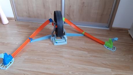 Dráha hot wheals kto z koho, 