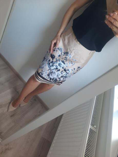 Kvalitná sukňa, 42