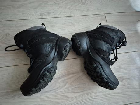 Snehule columbia, columbia,32