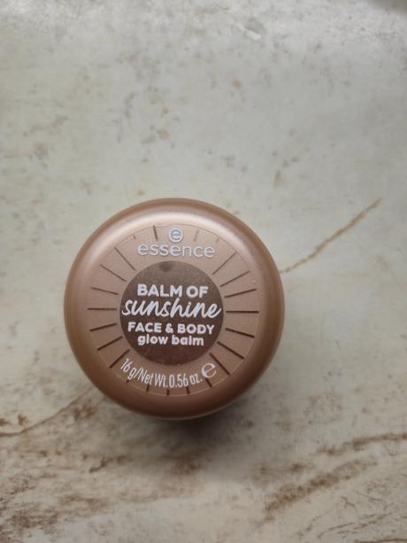 Rozjasňujúci balzam na tvár a telo essence, 