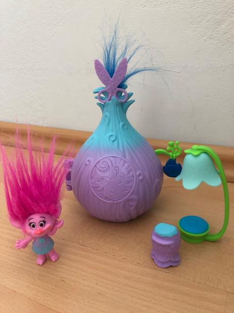 Trollovia - poppy kaderníctvo, 