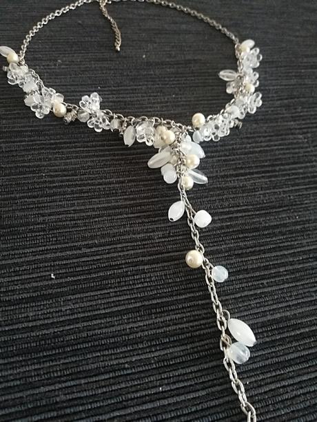 Jemný náhrdelník,