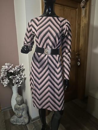 Ružové šaty so zlatou niťou zn. magenta, l / m