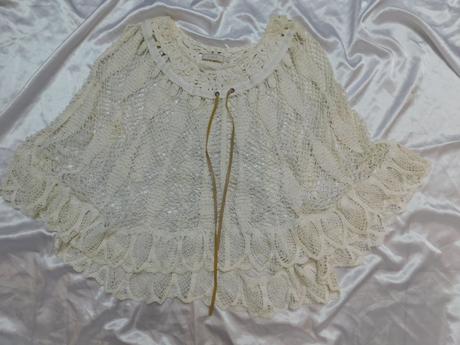 Kvalitne velmi pekne azurove pončo, 42