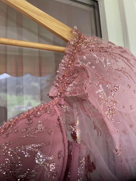 Slavnostne vecerne saty velkost m, m