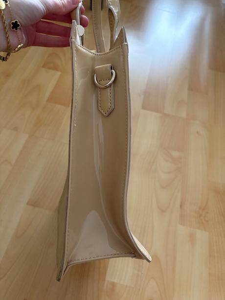 Lakovaná kabelka monnari, 