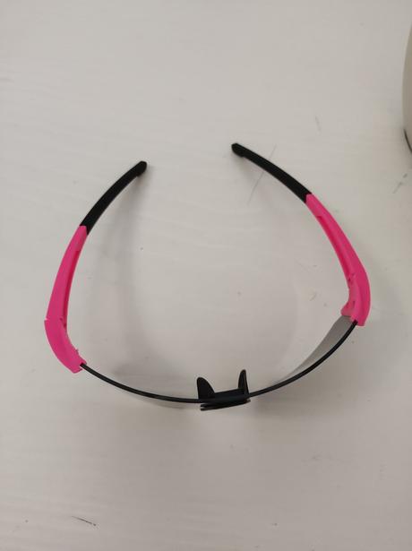 Športové slnečné okuliare,