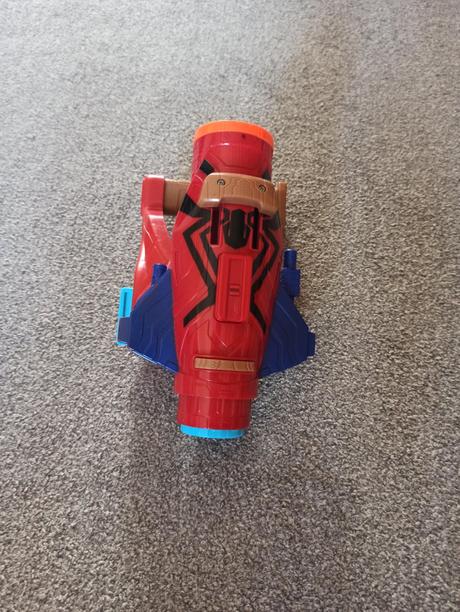 Skladacia spider-man nerfka,