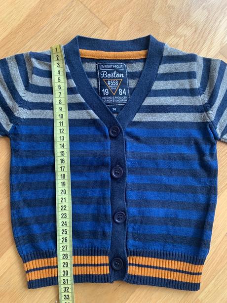 Svetrík na gombíky pre fešáka, 74