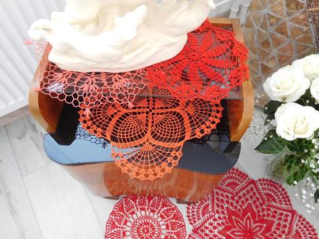 Červené háčkované, 