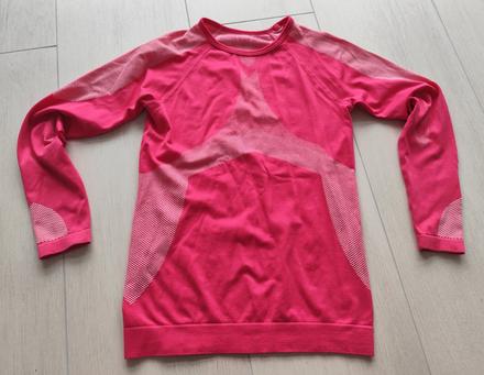 Predám dievčenské termo tričko, 134