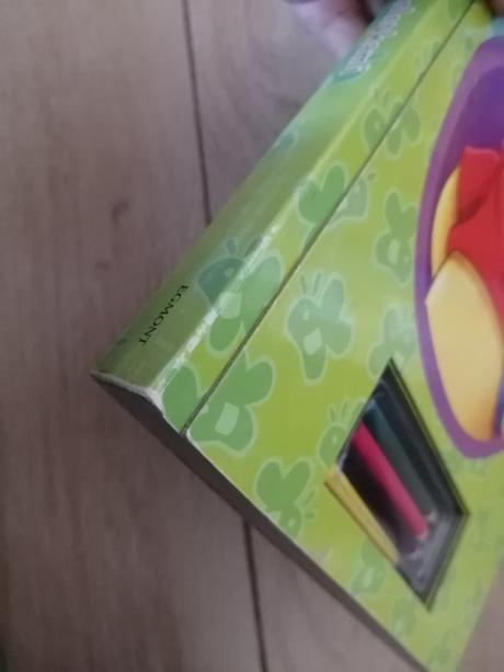 Kniha šablón so samolepkami,