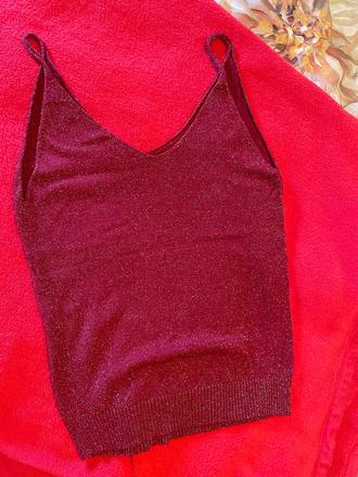 Top bordo striebornymi nitkami, s