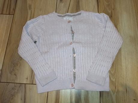 Sveter next, next,104