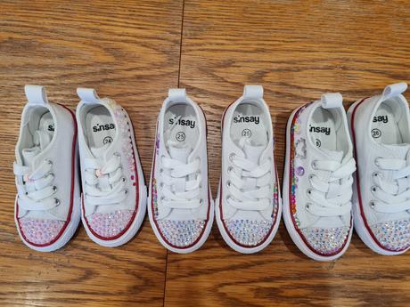 Dievcenske tenisky, 24