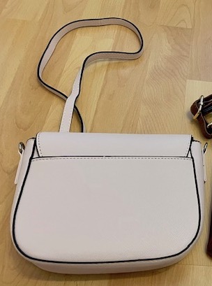 Kabelka sinsay, sinsay