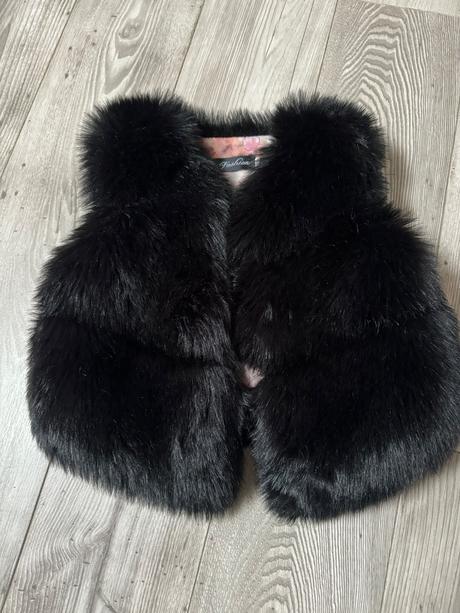 Kožušinovú vesta, 140