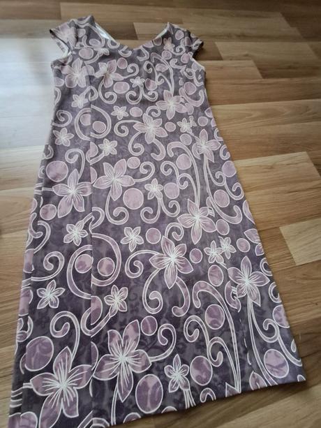 Spoločenské šaty, 40