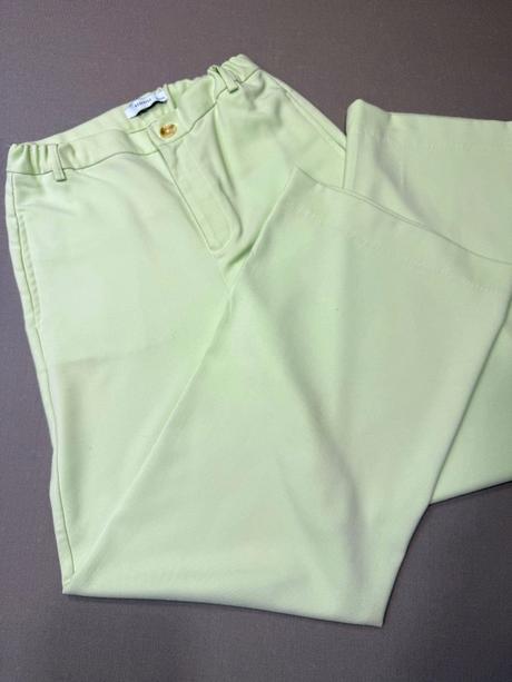 Bledozelený kostým, reserved,146