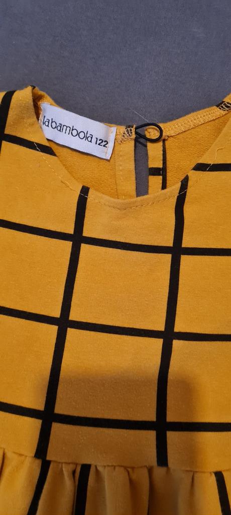 Nádherné šaty, 128