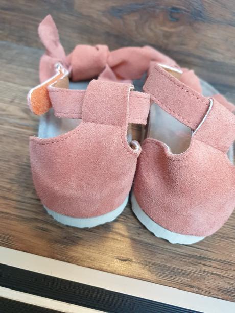 Sandalky, reserved,32