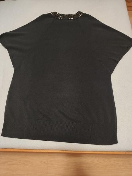 Vesta / svetrík, 44